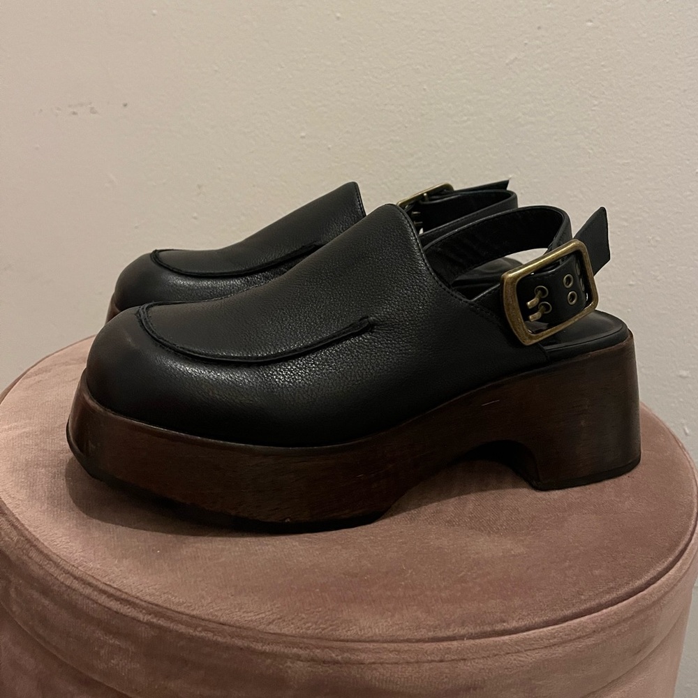 Charlotte Stone Leather Platform Clogs “Carlos” - Size 8